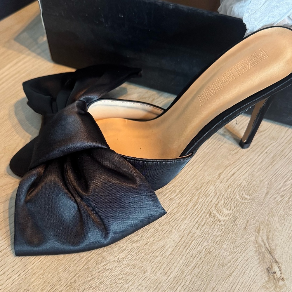 Black Back-Out Heel Size 6